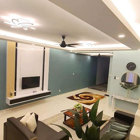 Homestay Layang มาไซ ภายนอก รูปภาพ